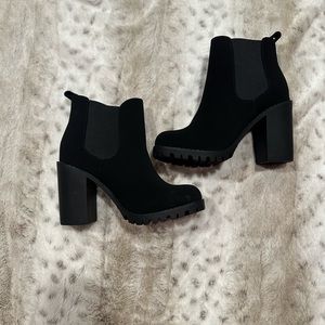 SODA brand size 6.5 high heeled boots